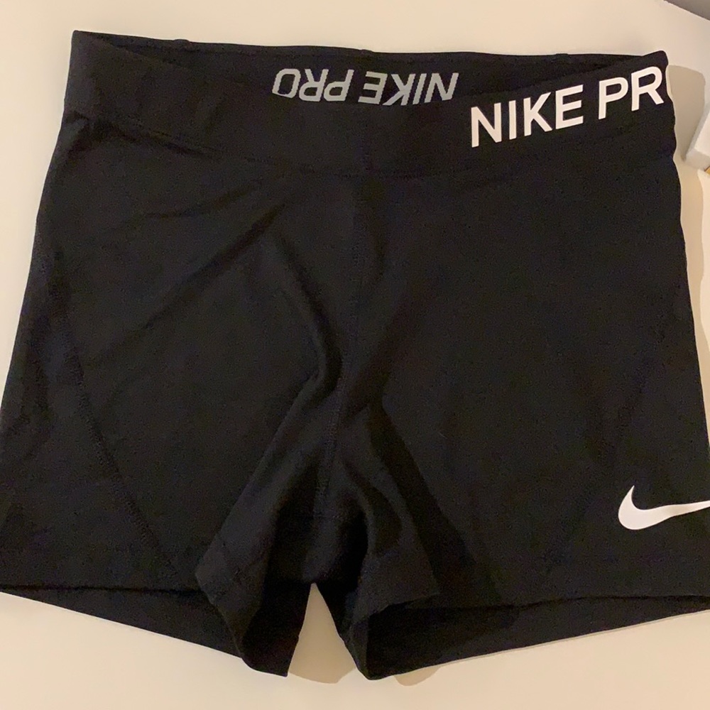 Nike pro shorts size M